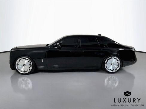 Used 2019 Rolls-Royce Phantom Sedan RWD image 9