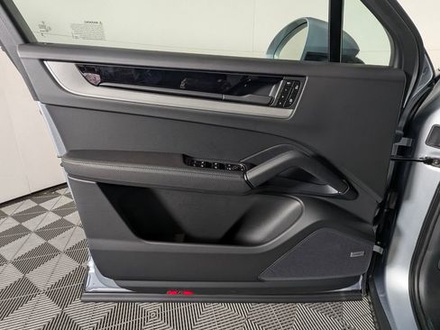 New 2026 Porsche Cayenne S image 25