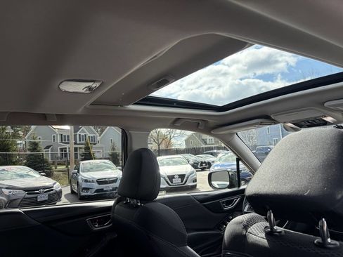 Used 2019 Subaru Forester Premium image 23