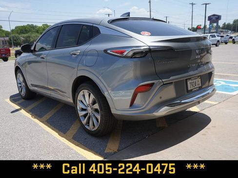Used 2025 Buick Envista Avenir FWD image 11