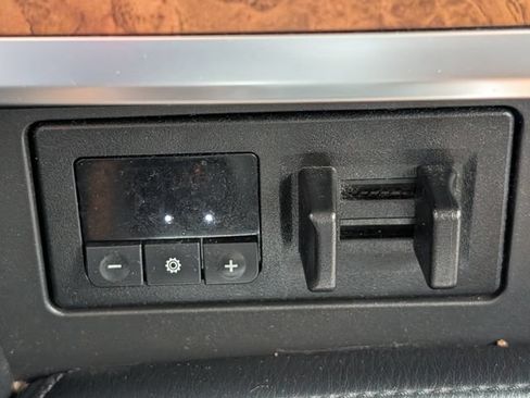 Used 2021 Nissan Armada SL w/ Captain's Chairs Package RWD image 25