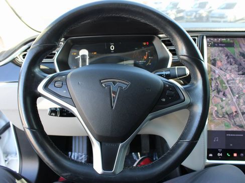 Used 2015 Tesla Model S 70 image 13