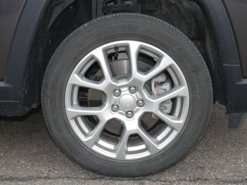 Used 2023 Jeep Compass Latitude AWD/4WD image 11