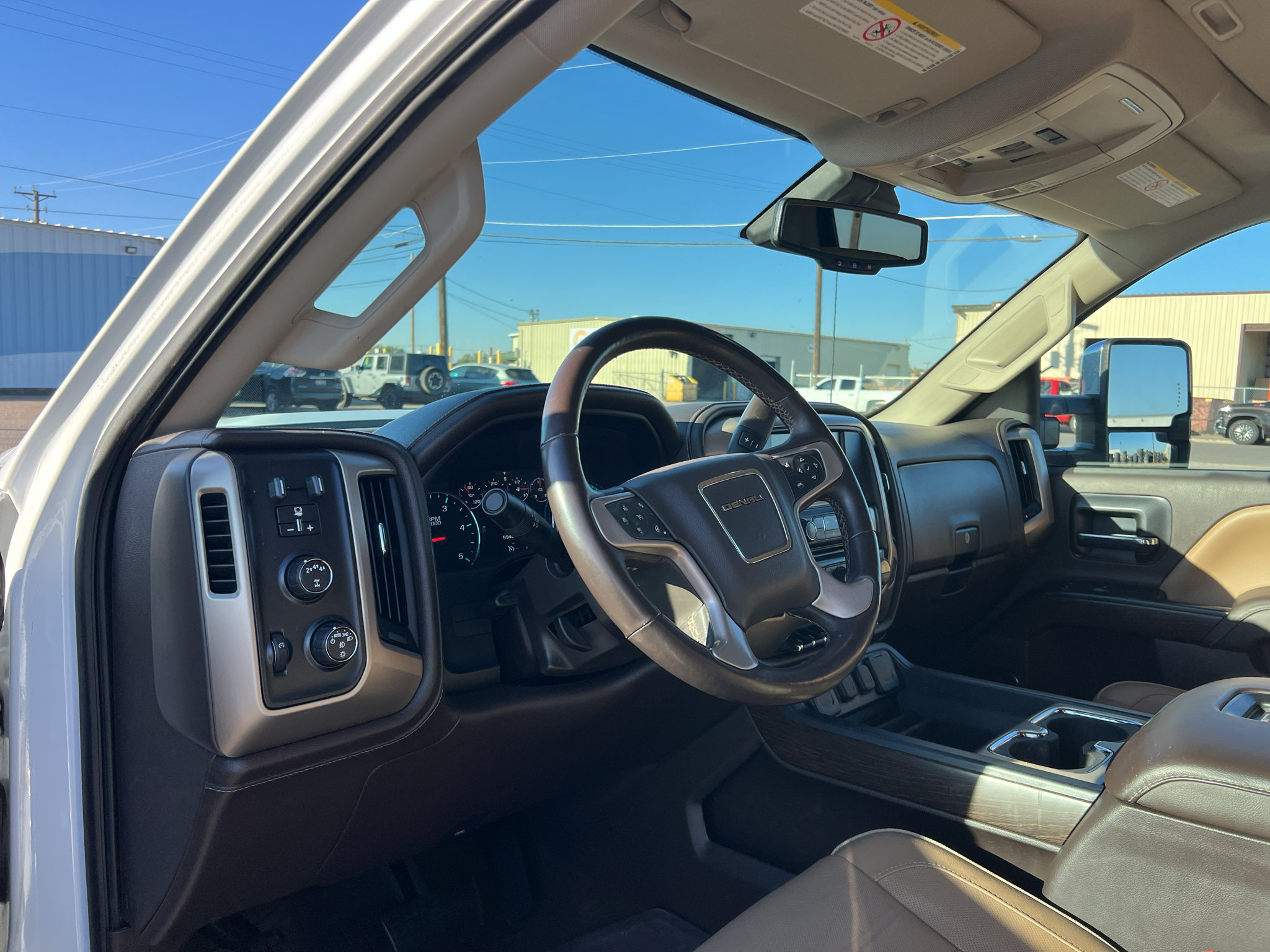 Used 2017 GMC Sierra 2500 Denali w/ Duramax Plus Package AWD/4WD image 30