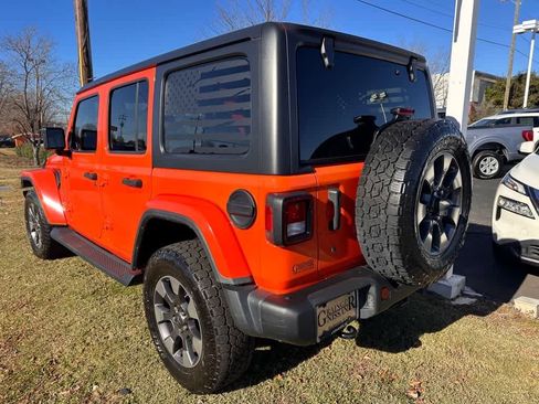 Used 2019 Jeep Wrangler Unlimited Sahara image 2