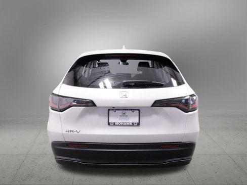 Certified 2023 Honda HR-V LX image 5