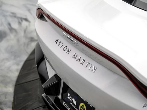 Used 2022 Aston Martin V8 Vantage Coupe RWD image 19