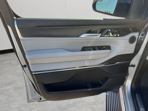 New 2026 Jeep Grand Wagoneer Summit image 25