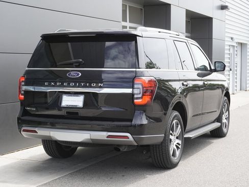 Used 2022 Ford Expedition Limited AWD/4WD image 2