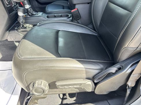 Used 2023 Jeep Wrangler Sahara w/ Cold Weather Group image 16