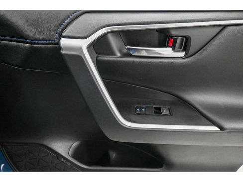 Used 2022 Toyota RAV4 XSE image 17