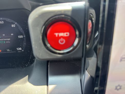 Used 2025 Toyota Tacoma TRD Off-Road AWD/4WD image 25
