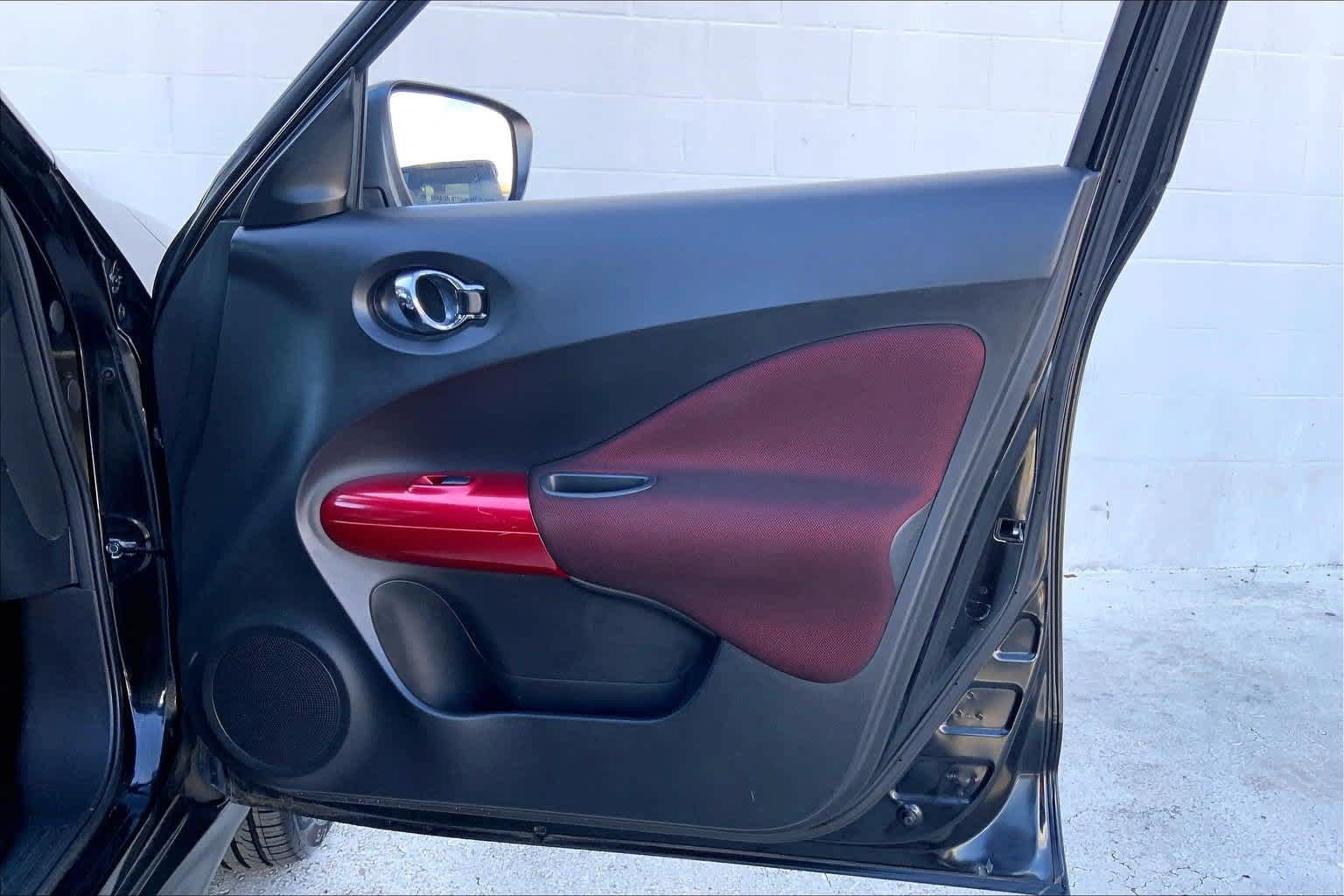 Used 2016 Nissan Juke SV FWD image 28