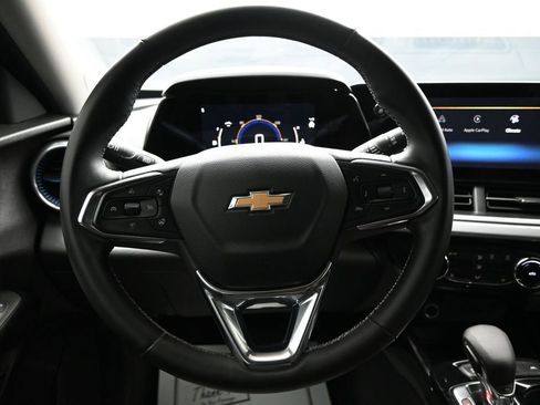 Used 2024 Chevrolet Trax LT w/ Driver Confidence Package FWD image 14
