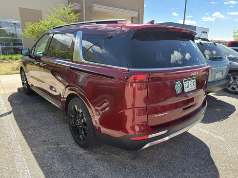 Used 2024 Kia Carnival SX Prestige FWD image 2