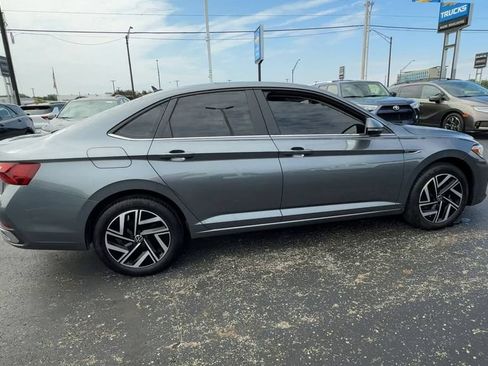 Used 2022 Volkswagen Jetta SEL FWD image 9