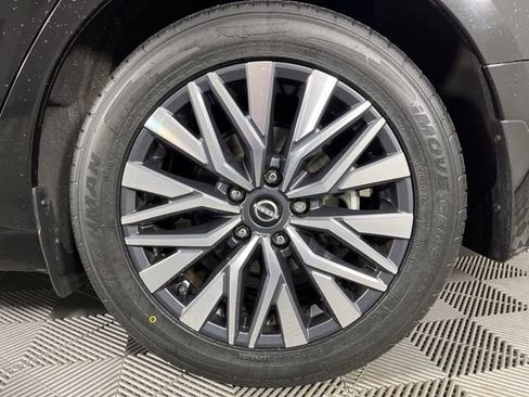 Used 2023 Nissan Altima 2.5 SV w/ SV Premium Package FWD image 15