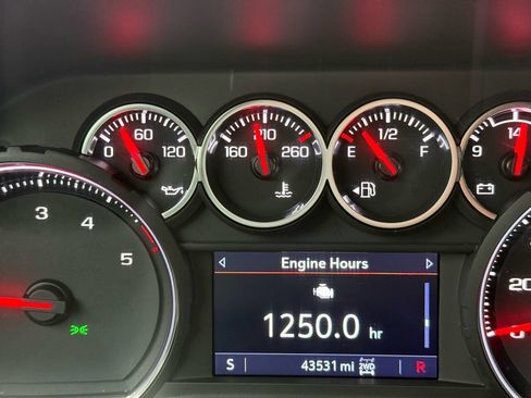 Used 2021 Chevrolet Silverado 2500 LT w/ Convenience Package image 21