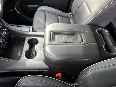 Certified 2023 GMC Yukon SLT w/ SLT Luxury Package image 13