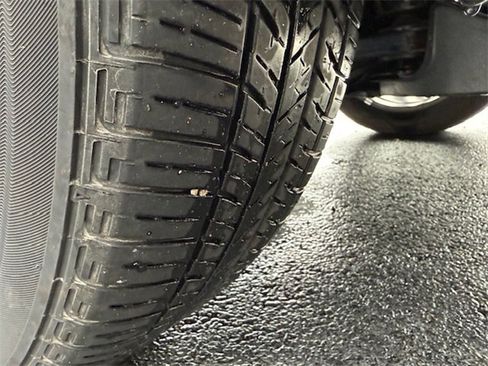 Used 2022 Toyota Venza XLE image 37