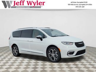 New 2026 Chrysler Pacifica Pinnacle video 1