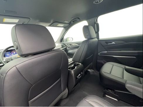 Used 2026 Chevrolet Traverse LT FWD image 21