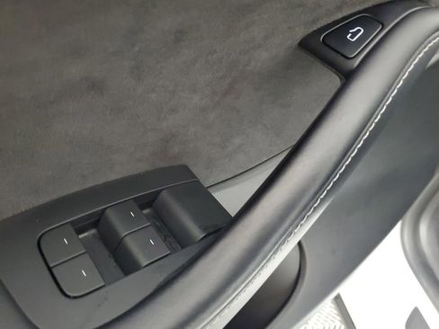 Used 2021 Tesla Model Y Long Range image 18