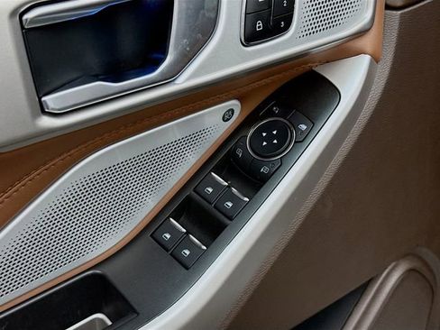 Used 2024 Ford Explorer King Ranch w/ Technology Package image 18