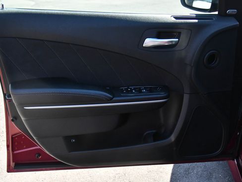 Used 2019 Dodge Charger Scat Pack RWD image 13