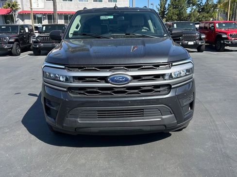 Used 2023 Ford Expedition Max XLT image 7