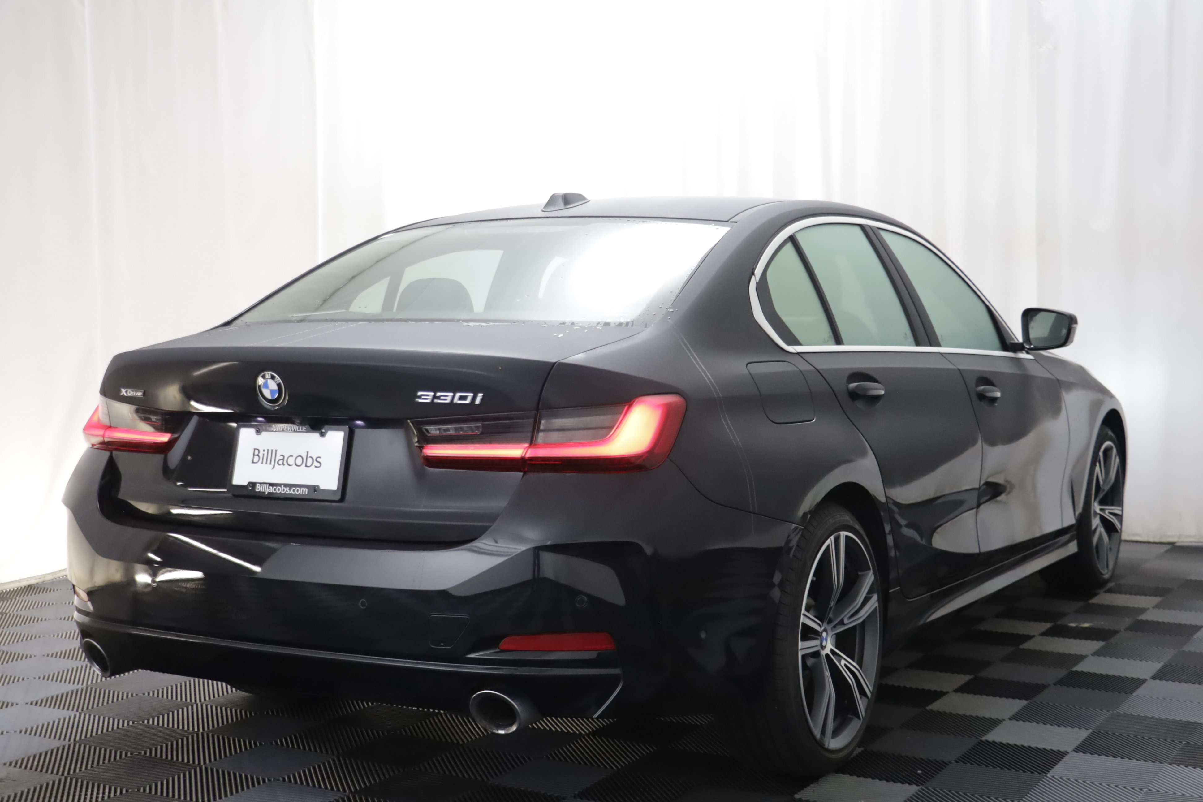 Used 2024 BMW 330i xDrive Sedan w/ Premium Package AWD/4WD image 16