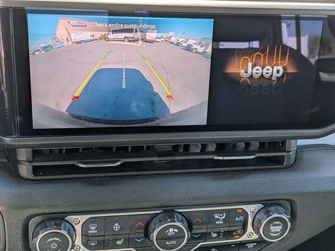 Used 2025 Jeep Wrangler Sport S image 22