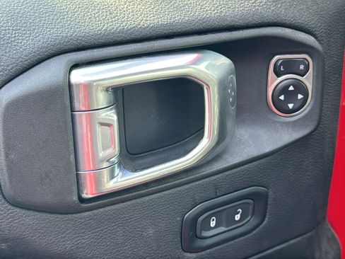Used 2023 Jeep Gladiator Rubicon w/ LED Lighting Group AWD/4WD image 15