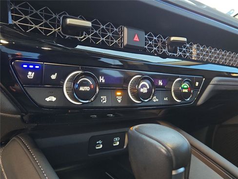 Used 2023 Honda Accord Touring image 7