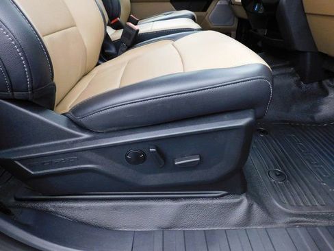 Used 2025 Ford F450 Lariat image 35