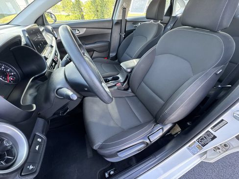 Used 2021 Kia Forte Sedan FWD image 11