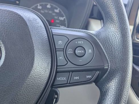 Used 2025 Toyota Corolla LE image 24