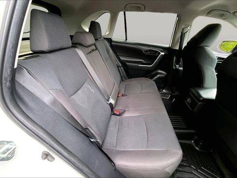 Certified 2023 Toyota RAV4 LE AWD/4WD image 18
