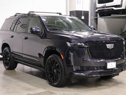 Certified 2023 Cadillac Escalade Sport Platinum w/ LPO, ONYX Package image 7