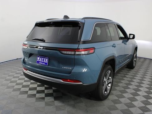 New 2026 Jeep Grand Cherokee Limited w/ Luxury Tech Group II AWD/4WD image 28