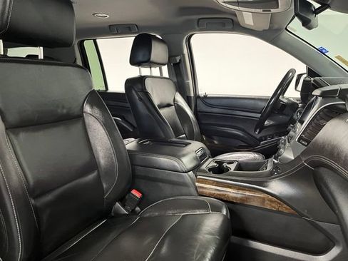 Used 2020 Chevrolet Suburban LT RWD image 10