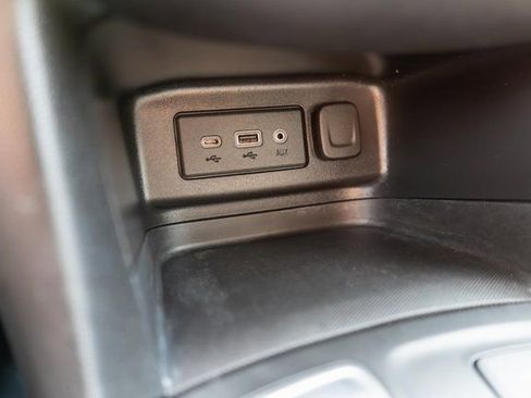 Used 2024 Chevrolet Equinox LT image 30