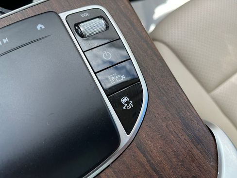 Certified 2022 Mercedes-Benz GLC 300 4MATIC image 25