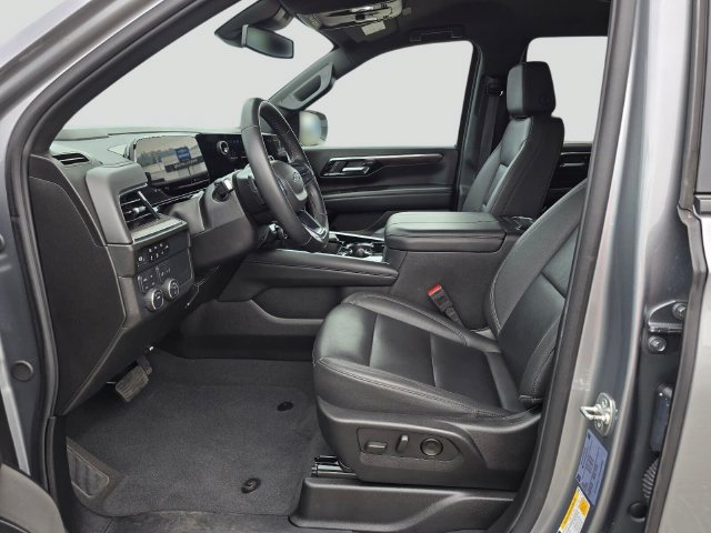 Used 2025 Chevrolet Tahoe Z71 AWD/4WD image 25