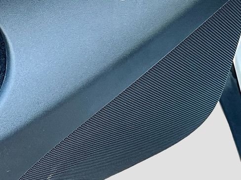 Used 2025 Tesla Model Y Long Range image 18