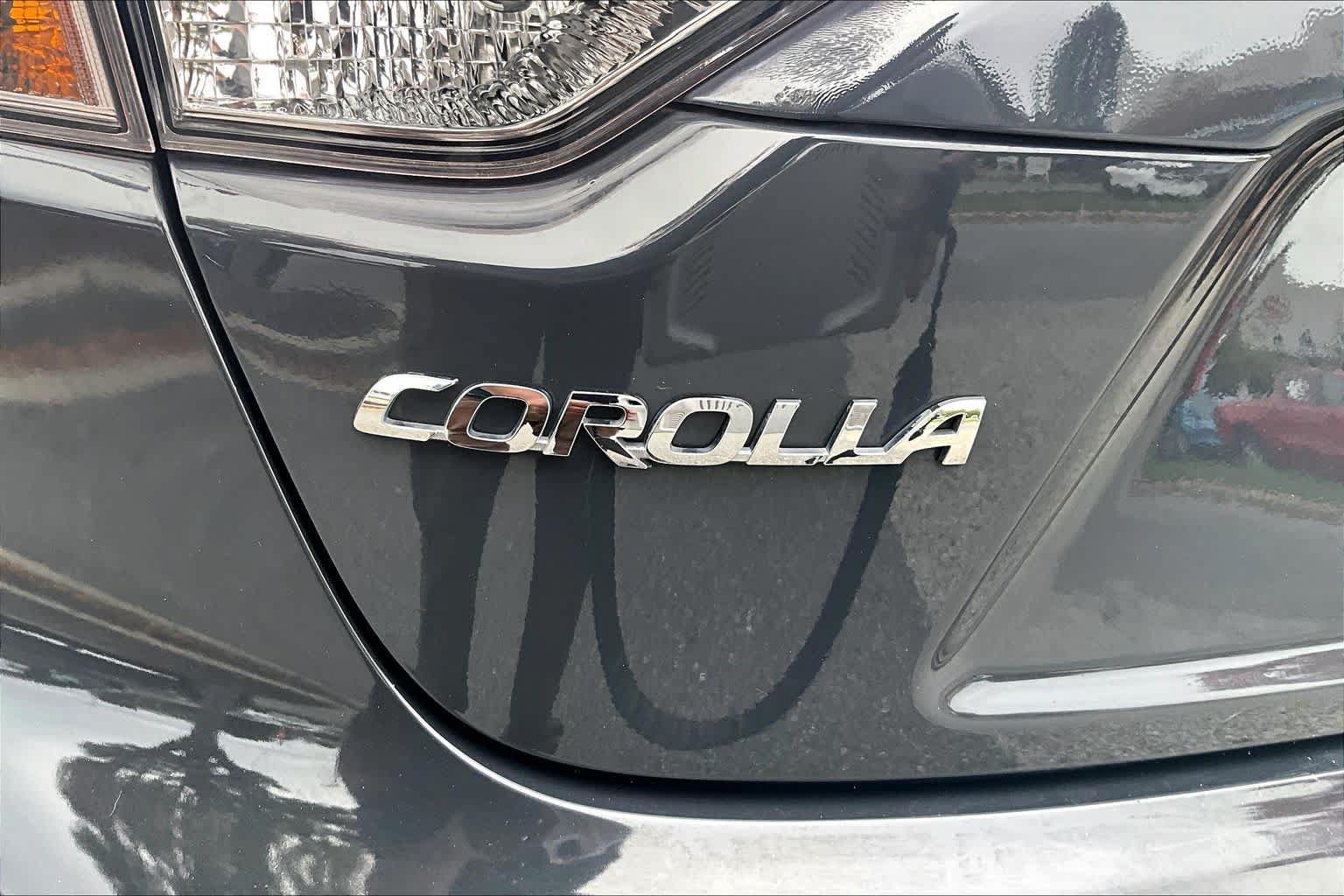 Used 2024 Toyota Corolla LE FWD image 30