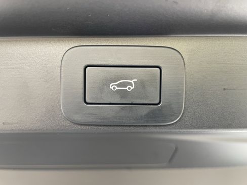 Used 2023 Land Rover Range Rover Autobiography image 39