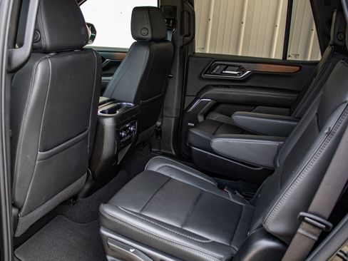 Used 2025 GMC Yukon Denali AWD/4WD image 28