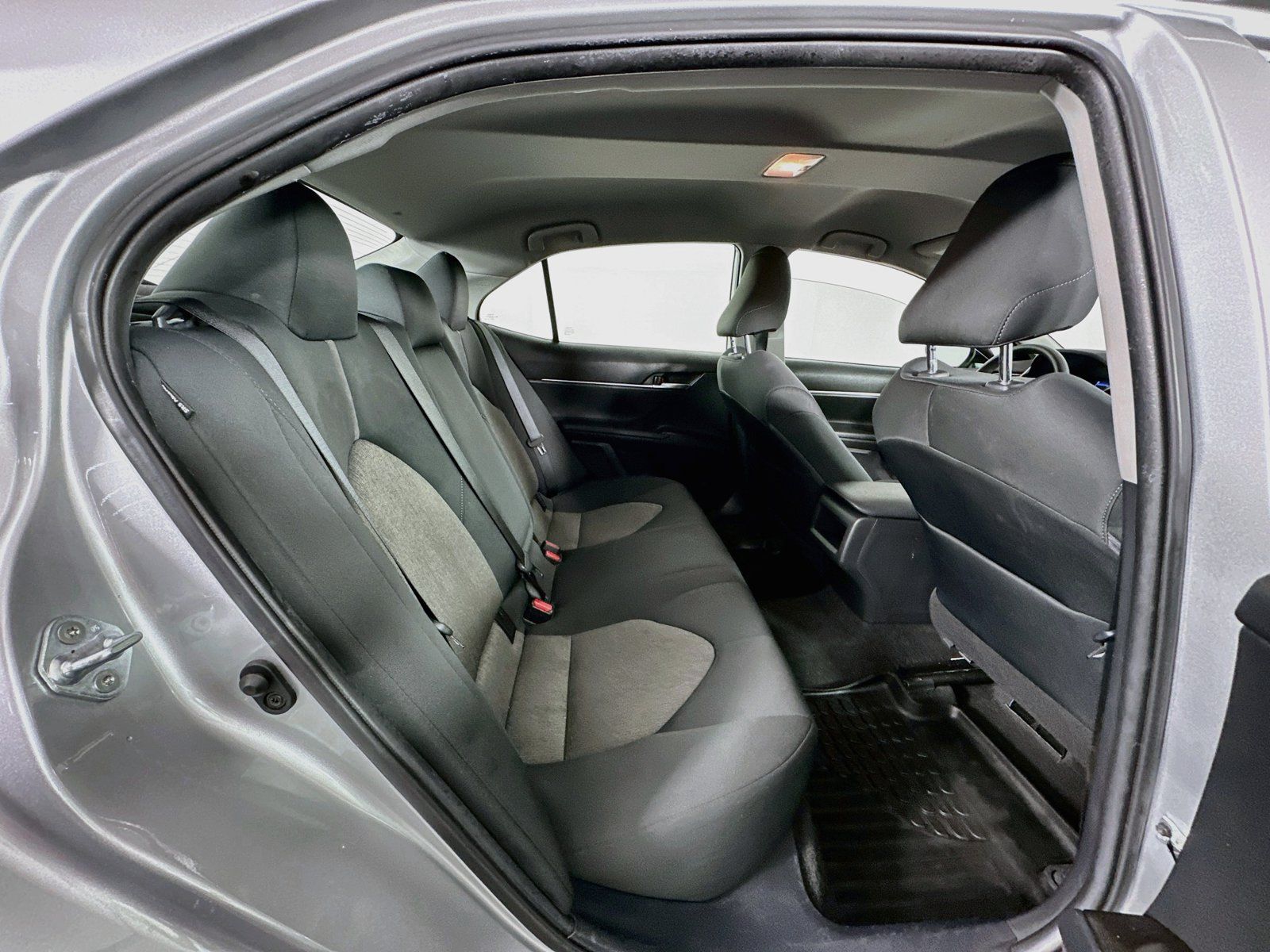 Used 2021 Toyota Camry LE w/ Convenience Package FWD image 26