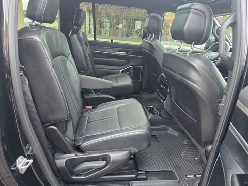 Used 2022 Jeep Wagoneer Series III w/ Premium Group I image 31